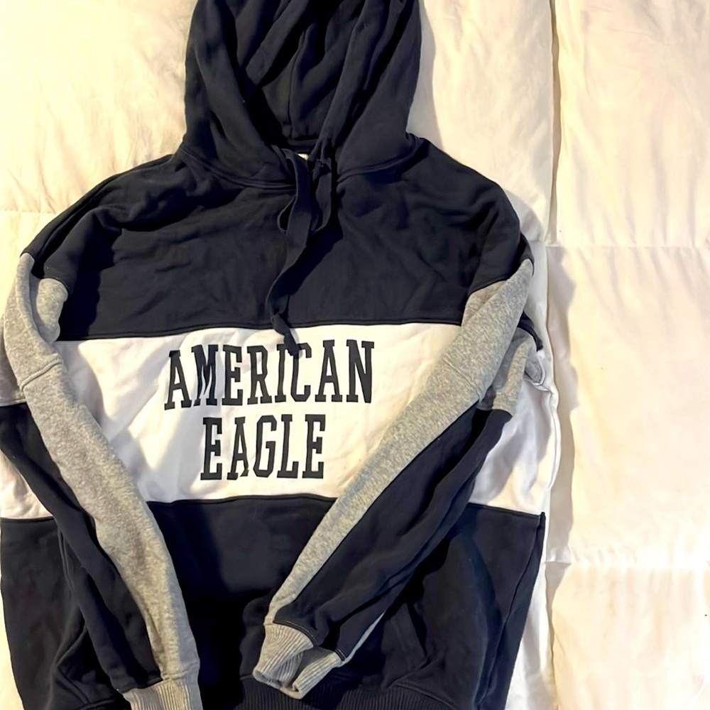 XS American Eagle color clock hoodie